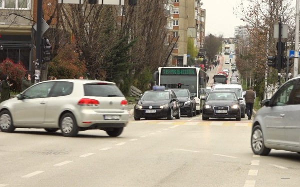 ​Ligji i ri i komunikacionit sjell probleme për kompanitë e veturave me qira