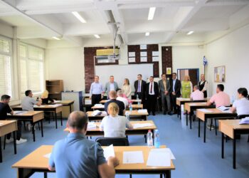 Kandidatët për prokurorë të rinj të shtetit i nënshtrohen testit me shkrim