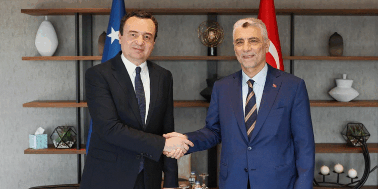 Kurti takohet me ministrin e Tregtisë së Turqisë, flasin për marrëdhëniet e përbashkëta ekonomike