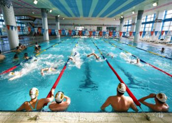 Si të mbroheni nga infeksionet nëpër pishina?