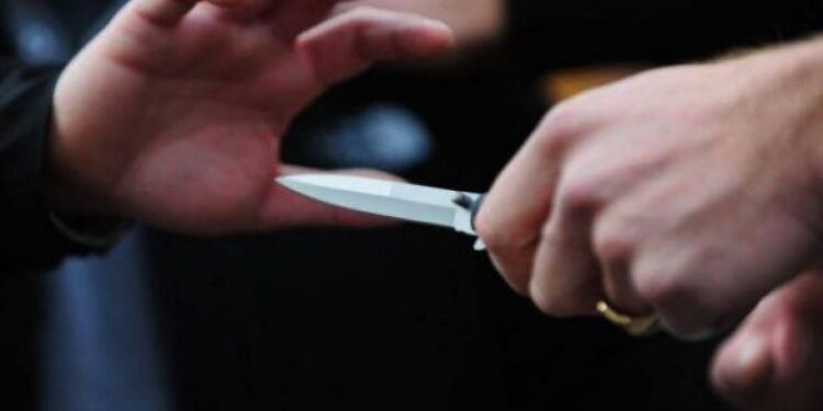 Sulmohet me thikë një person në Prishtinë, i dyshuari në arrati