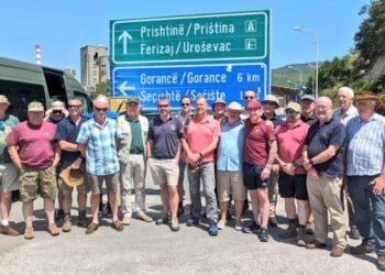 Veteranët britanikë që shërbyen në kuadër të KFOR-it vizitojnë Kosovën