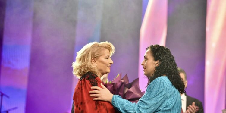 Osmani: Në kohën kur synohej shfarosja e popullit, Shkurte Fejza u shndërrua në zërin e lirisë