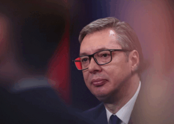 Vuçiq bisedon me Sarrazin për “marrëveshjet e pazbatuara” mes Kosovës dhe Serbisë