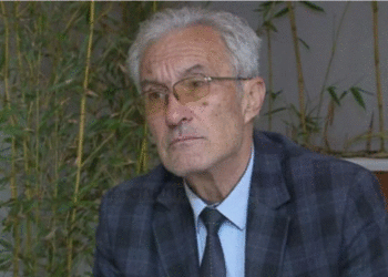 Ndahet nga jeta në moshën 76-vjeçare poeti i njohur shqiptar, Agim Doçi