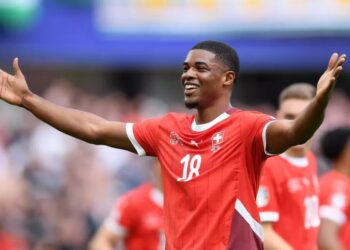 Zvicra starton me fitore, mposht Hungarinë