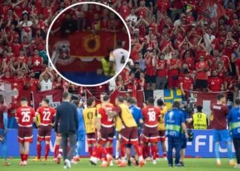 Flamuri me simbol të UÇK-së i kushton Zvicrës me gjobë