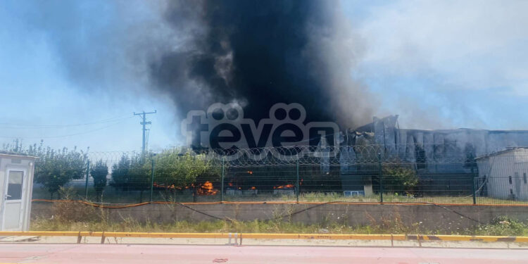 Përfshihet nga zjarri një objekt në Fushë Kosovë