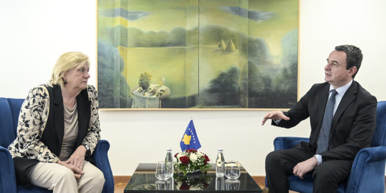 Kurti mirëpriti drejtoreshën e Institutit Demokratik Kombëtar, Nancy Soderberg