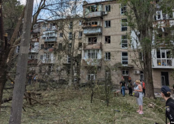 Zelensky: Tre të vrarë pas një sulmi rus në një kënd lojërash në Mikolajiv