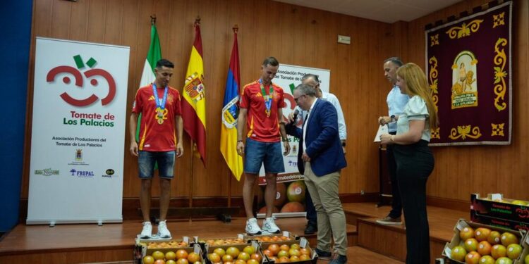 Ruiz e Navas shpërblehen me domate për suksesin në “Euro 2024”