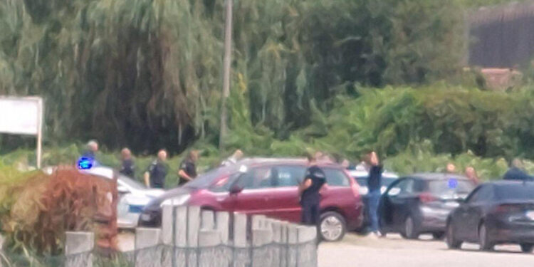 Pamje nga vendi i ngjarjes ku dyshohet se është vrarë Faton Hajrizi