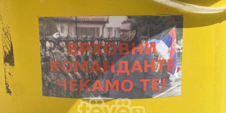 Largohen posterët dedikuar Vuçiqit në veri