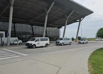 Policia dhe KFOR-i ende prezentë në Aeroportin e Prishtinës pas lajmit për bombë