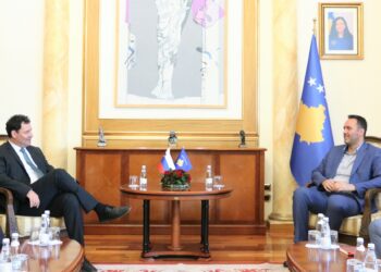 Konjufca takon të dërguarin e Sllovenisë për Ballkanin Perëndimor, flasin për dialogun Kosovë – Serbi