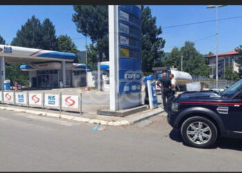 Mbyllen tri pompa të derivateve në veri