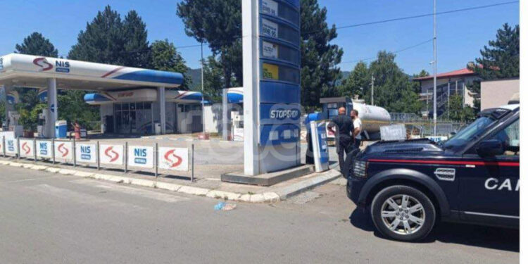 Mbyllen tri pompa të derivateve në veri