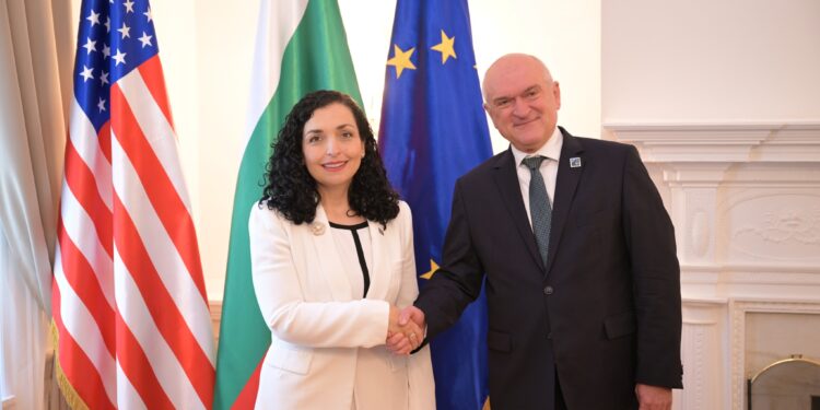 Osmani takohet me kryeministrin bullgar, flasin për aspiratat e anëtarësimit të Kosovës në NATO