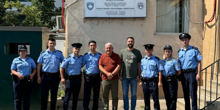 Krasniqi i fton qytetarët e komuniteteve që të aplikojnë për zyrtarë policorë