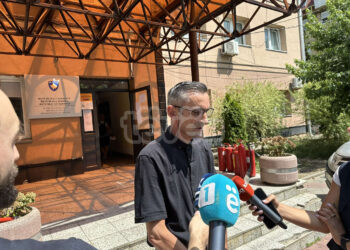 Peci thotë se ndihet i rrezikuar dhe Policia ka refuzuar kërkesën e tij për mbrojtje