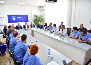 Delegacioni i mjekëve nga Turqia do të kryejë 50 operacione për fëmijët kosovarë