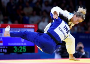 Distria avancon në gjysmëfinale, një fitore larg medaljes