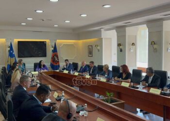 Kurti nuk shkon në takim të presidentja, opozita propozon 26 janarin për mbajtjen e zgjedhjeve