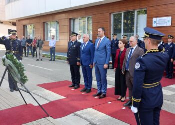 Gërvalla bënë nderime pranë Lapidarit të Policëve të rënë në mbrojtje të rendit kushtetues