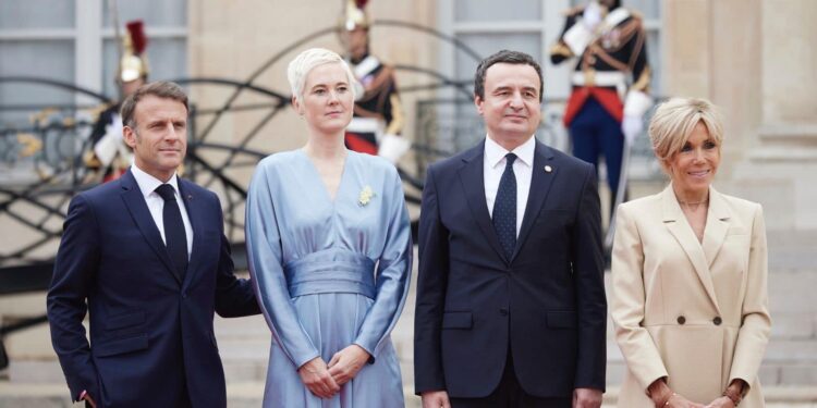 Kurti thotë se në Pallatin Elysee takoi liderë e partnerë të rëndësishëm