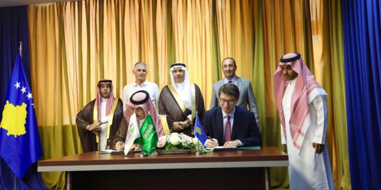 Nënshkruhet marrëveshja për financimin e magjistrales “Prishtinë – Mitrovicë”