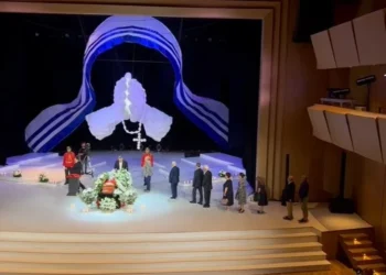 Nisin homazhet në nder të Ismail Kadaresë