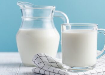 Të ngrohtë apo të ftohtë – Si duhet ta konsumoni qumështin