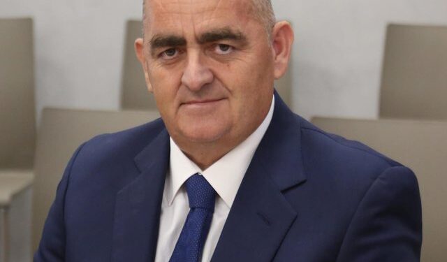 Belerit i merret mandati i kryetarit të Himarës