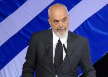 Rama: Helena më çoi fjalë se donte veç fjalën time në këtë funeral të Kadaresë