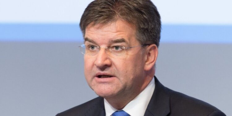 Lajçakut i vazhdohet zyrtarisht mandati si emisar i dialogut deri në janar