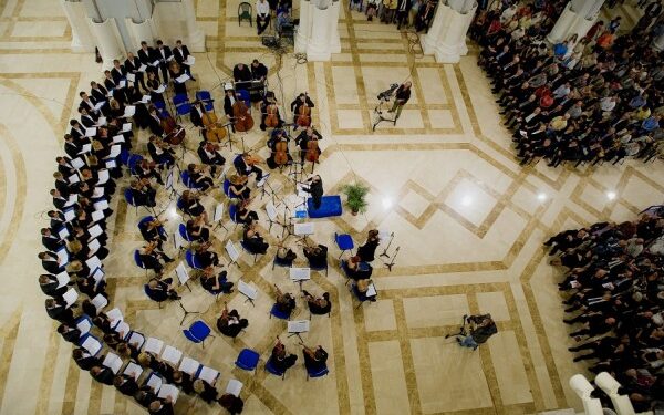 Filarmonia e Kosovës përmbyll sezonin me “Koncert për paqe”