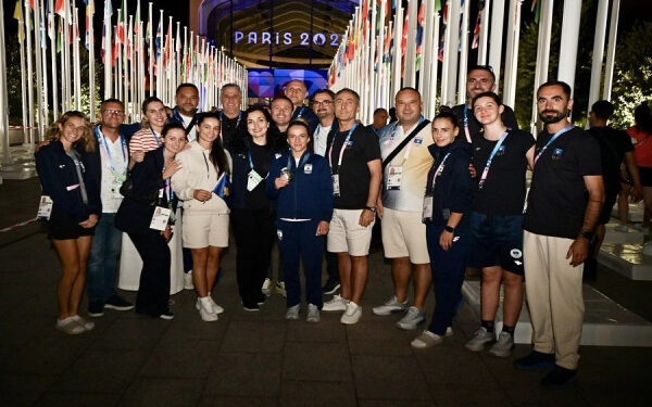 Osmani viziton garuesit në Paris