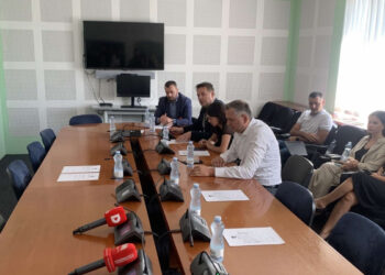 Mungon opozita, dështon mbledhja e Komisionit Hetimor për tekstet shkollore