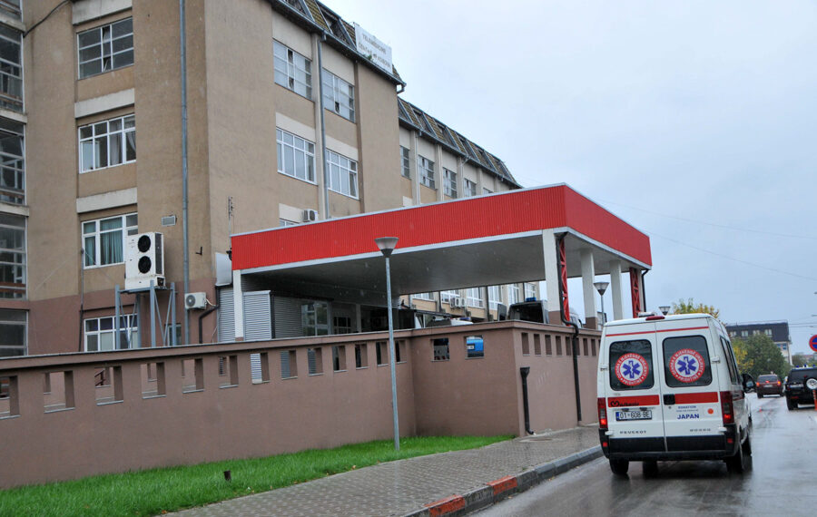 Vdes një fëmijë 2-vjeçar në QKUK