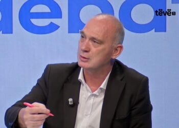 Humolli i quan lojëra të brendshme të Serbisë kërcënimet ndaj Kosovës