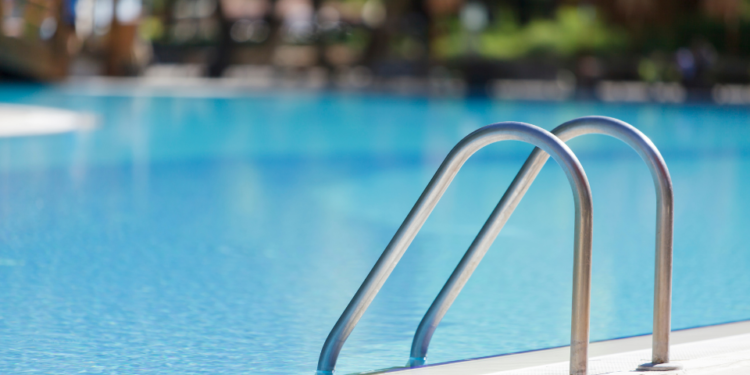 ​Infeksionet më të zakonshme që mund të merrni në pishinë