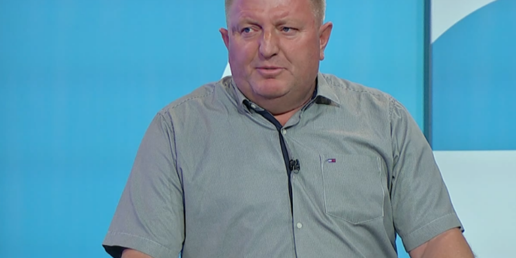 Berisha për rastin e Hajrizit: Skenar dhe improvizim për degradim të UÇK-së