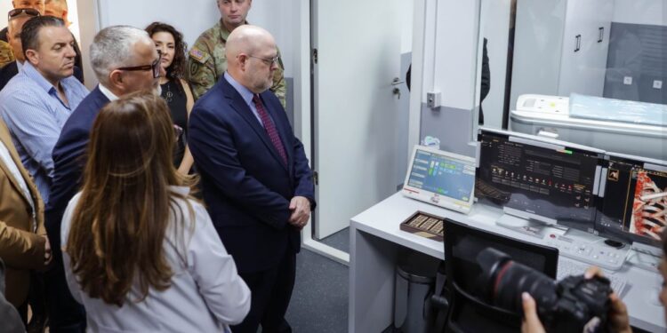 Donacioni për ShSKUK-në, Hovenier: Një komb i shëndetshëm është një komb i fortë