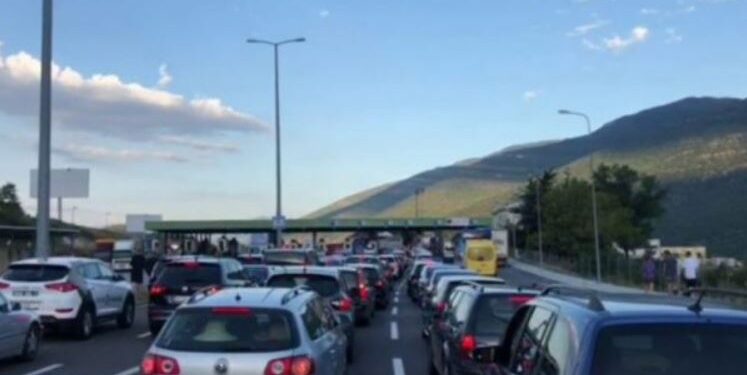 Pritjet e mërgimtarëve në pikat kufitare deri në 30 minuta