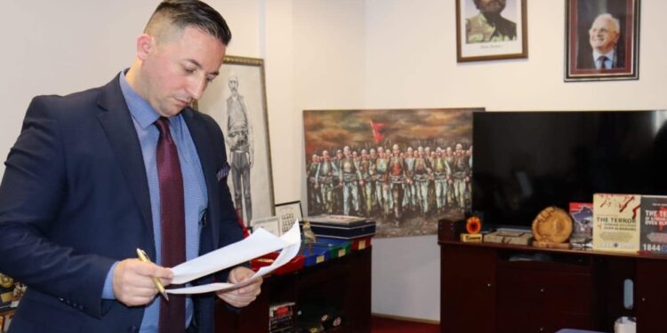 Mehaj kujton Demaçin: Udhëheqësit politikë gabuan që s’e bënë president sa ishte gjallë