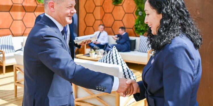 Osmani e Scholz flasin për integrimin euroatlantik të Kosovës