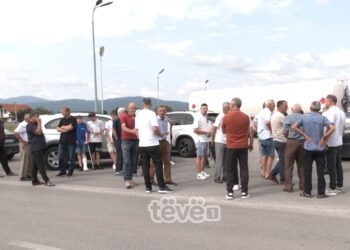 Probleme me energjinë elektrike, banorët e fshatit Muzeqinë protestojnë