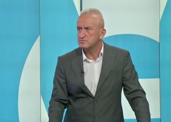 Qalaj: Komunikimi i presidentes përmes refreneve të këngëve i ulët, ka mbet vetëm