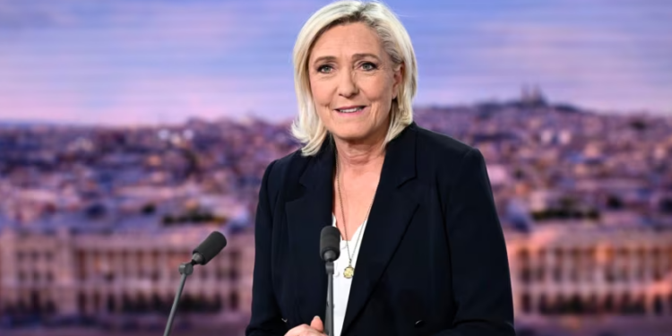 Tërheqje masive e kandidatëve në Francë për të stopuar Tubimin Kombëtar