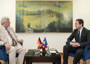 Kurti takohet me rektorin dhe deputetin gjerman, diskutojnë për potencialin e mërgatës atje